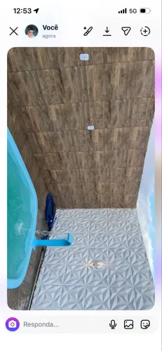 Espaço com piscina, perto do posto São Gonçalo na Noide Cerqueira