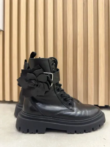 Bota preta coturno infantil Zara