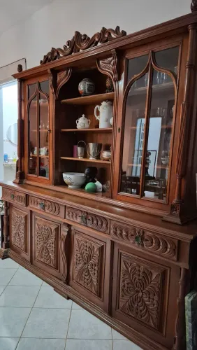 Arca e buffet em cerejeira