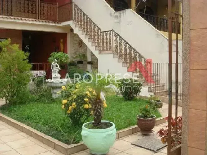 Casa em Santa Eugênia