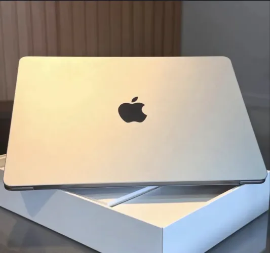 MacBook Air M4 16GB/256GB