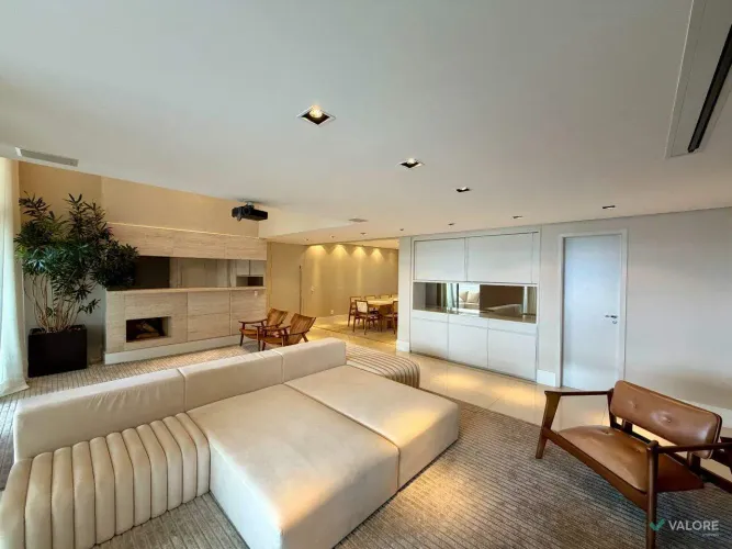 Apartamento impecável com 3 suítes todo mobiliado no Vila Da Serra