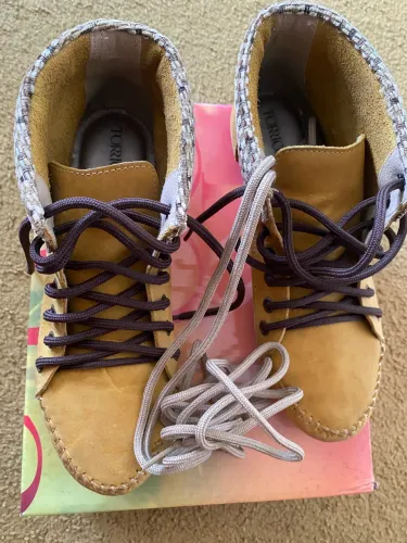 Bota cano curto feminina