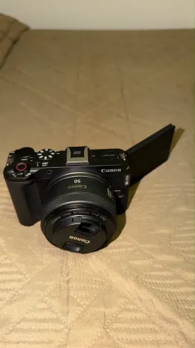 Câmera Cânon EOS R50 (mirror less)