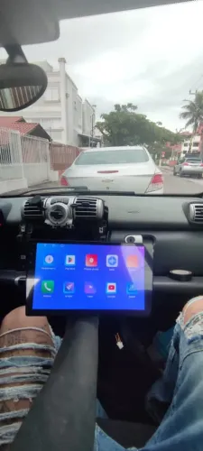 Instalação de multimídia automotiva 