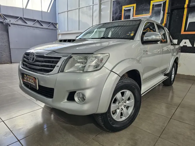 Toyota Hilux CD SRV D4-d 4X4 3.0 TDI Diesel AUT 2012
