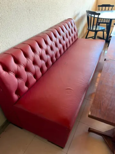 Sofá Estilo Booth / Canto Alemão em Capitonê Vermelho - 1.95 x 0.80 x 0.85