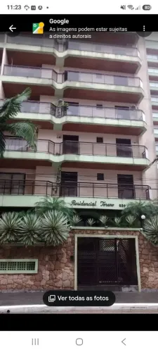 Apartamento de alto padrão na Enseada, região nobre do Tortugas, 250 metros da praia.