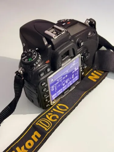 Câmera Full Frame Nikon D610 - Excelente estado!