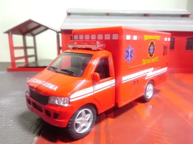Miniatura Ford E-350 Paramedic Ambulance 31 Corpo de bombeiros Kinsmart Kinsfun 1/40 13cm