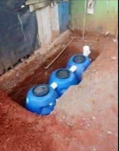 Bombona / galões prs fazsr fossa