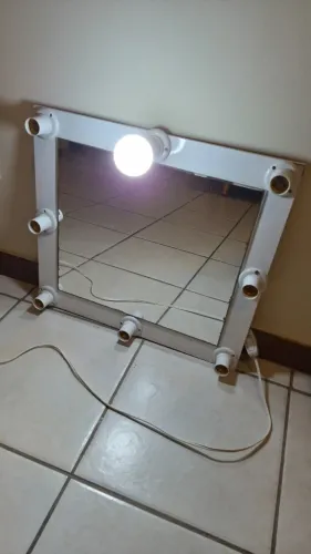 Espelho com Luzes