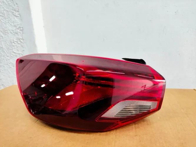 Lanterna Onix plus sedan, 2020/2023, lado esquerdo, original, sem led,sem recuperações 