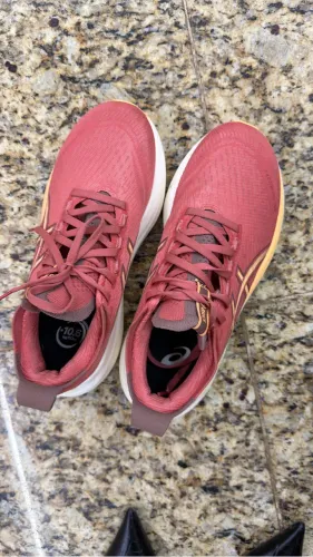 Vendo tênis ASICS Nimbus 27