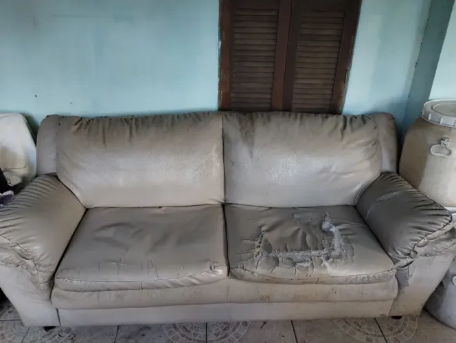 Sofá para doação