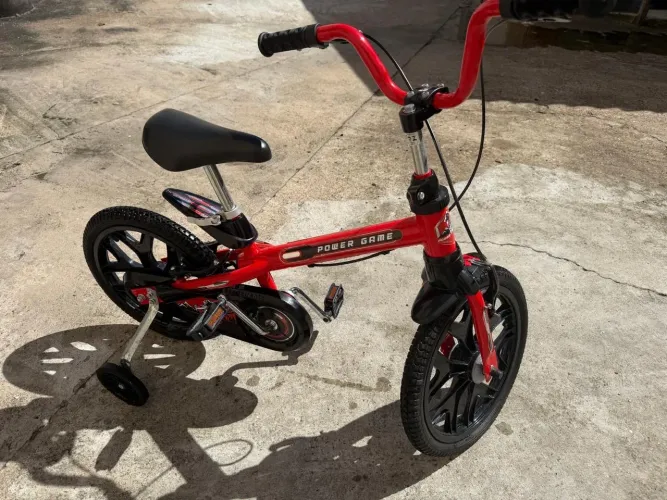 BICICLETA INFANTIL SEMI-NOVO