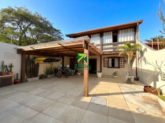 Imperdível: Casa à venda em Rio das Ostras-RJ, Bosque da Praia! 3 quartos, 1 suíte, 2 sala