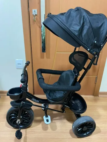 Triciclo Infantil com Empurrador e Capota
