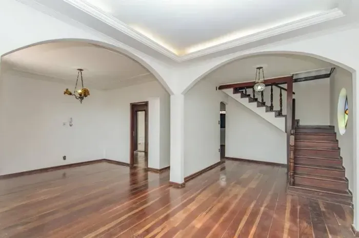 Casa para venda com 5 quartos em Candelária - Belo Horizonte - MG