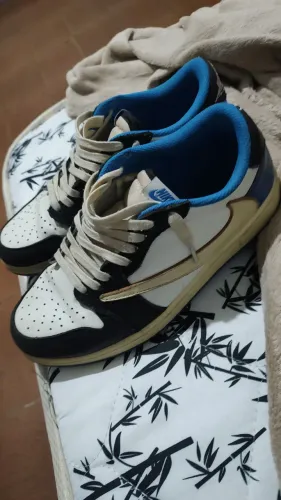 Tênis Nike Air Jordan 1 Retro Low Fragment Design x Travis Scott Couro Branco Preto Azul