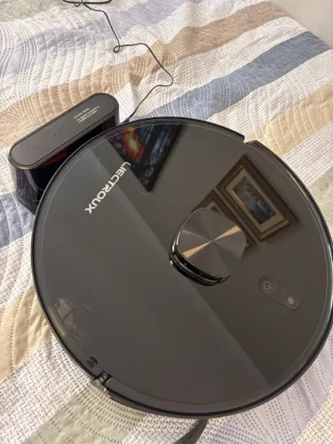 Robô aspirador praticamente novo