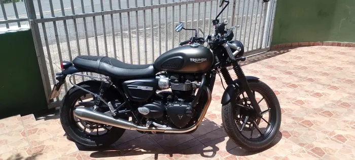 Triumph street Twin 900