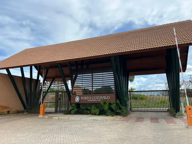 Oportunidade de Lote no Condomínio Porto Cotovelo Resort com 200m² Pronto para Construir