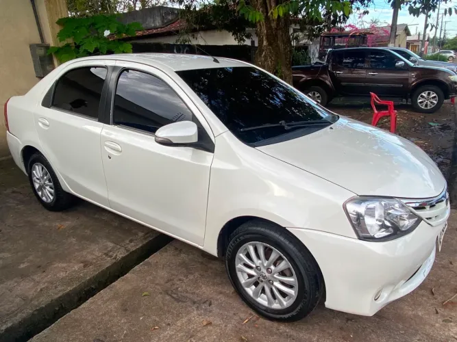 Toyota Etios XLS Sedan 1.5 Flex 16V 4P Mec. 2015