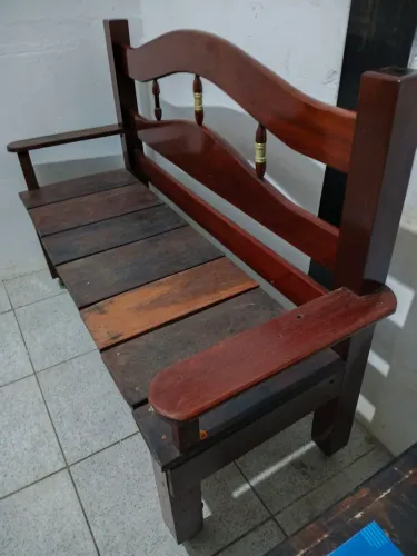 Banco de madeira