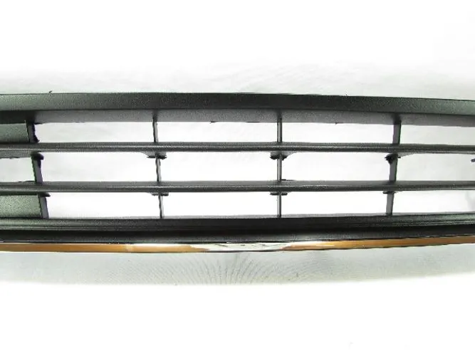 Grade Inferior Central Preto Com Friso Cromado Gol Voyage G6