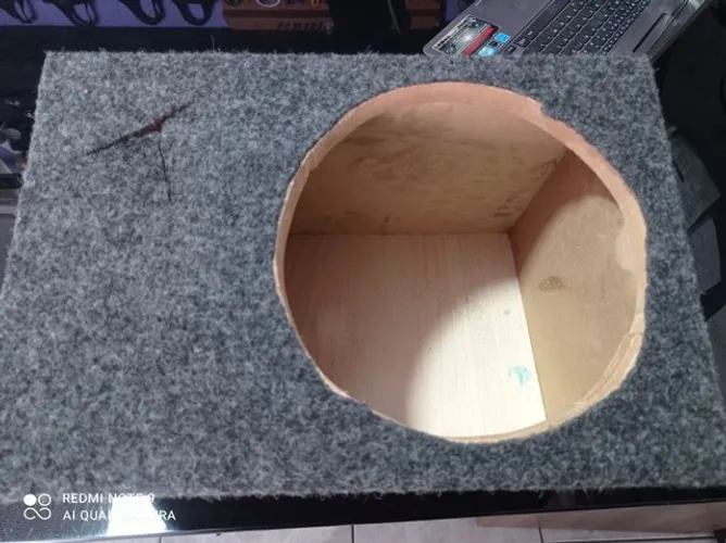 Box  para Sub de 8" novo instalado no seu carro