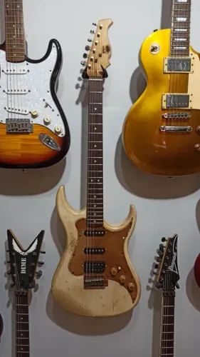 Guitarra Elétrica AXL BADWATER