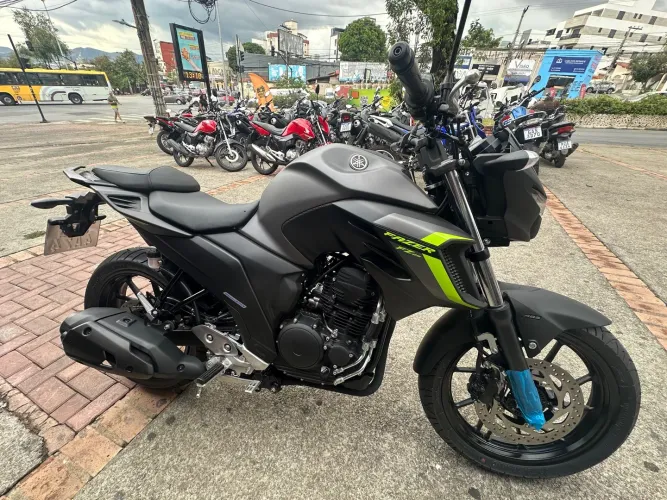 FZ 25 0 KM