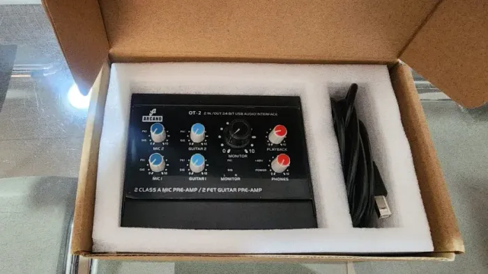 Interface de áudio USB Arcano OT-2 com pre-amp