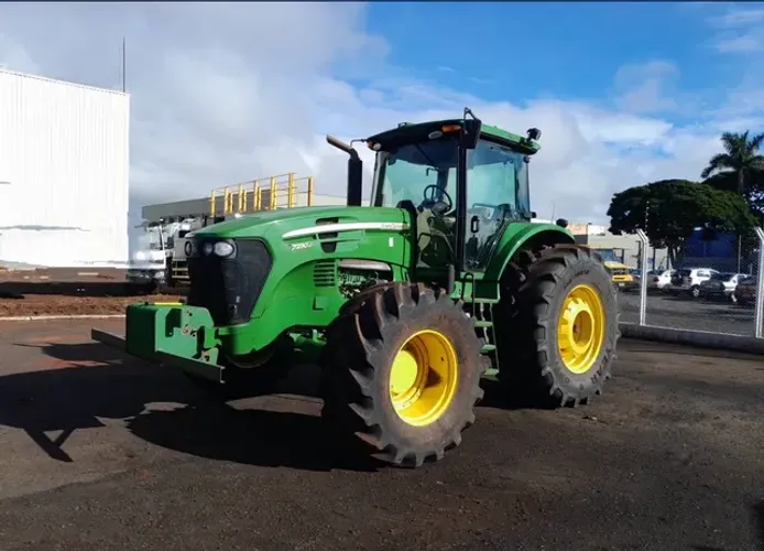 Trator John Deere 7230 ano 2021, 4x4, em SP
