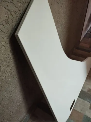 Tampo de mesa em L com formato personalizado, qualidade de fabricação Flexform.