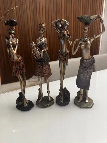 Esculturas Mulheres Africanas em resina (4 peças)