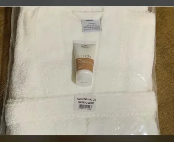 Roupão de Banho GG Branco+creme de hidratação a sua escolha