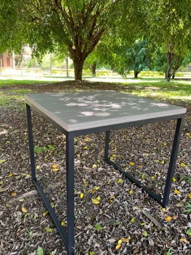 Mesa quadrada