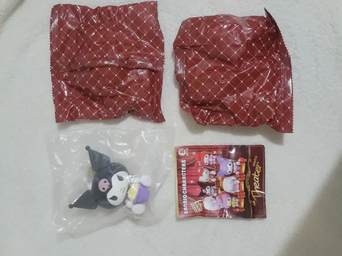 figure kuromi gachapon - sanrio