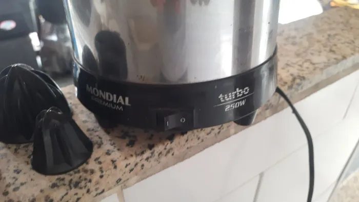Liquidificador extrator suco Mondial Premium Turbo 250W