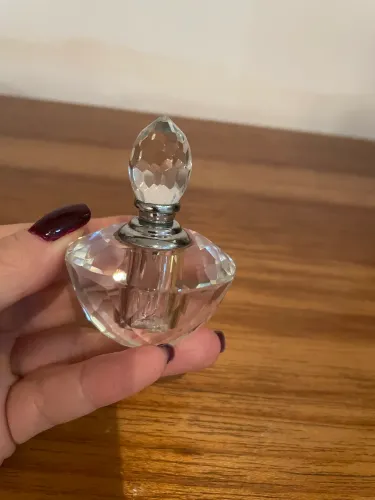 Frasco de perfume em vidro facetado - 7 cm