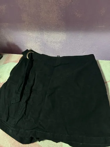 Vendo short saia preta