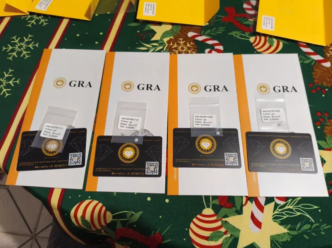 Diamantes moisanites certificados
