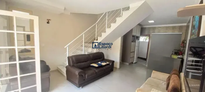 Sobrado em condominio com 2 suítes, 10m da Praia à venda, Prainha,Caraguatatuba, SP