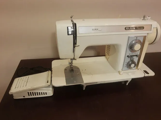 Máquina de costura Elgin zig-zag excelente estado 