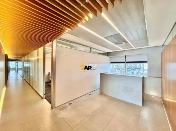 Locação de Sala Comercial em Pinheiros, São Paulo-SP: 4 Banheiros, 10 Vagas e 383m²!