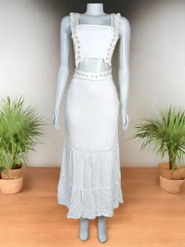 Conjunto saia longa e cropped búzios branco Renner reveillon Tam 34
