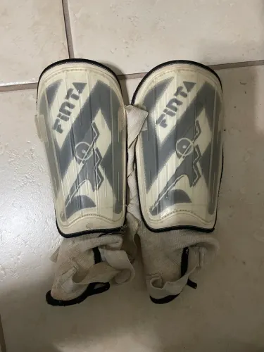 Caneleiras de futebol