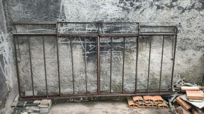 VITRÔ Janela de correr em ferro 2.50m X 1.20m  Marcelo Erzirio